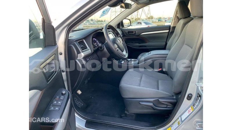 Big with watermark toyota highlander ahal import dubai 1844