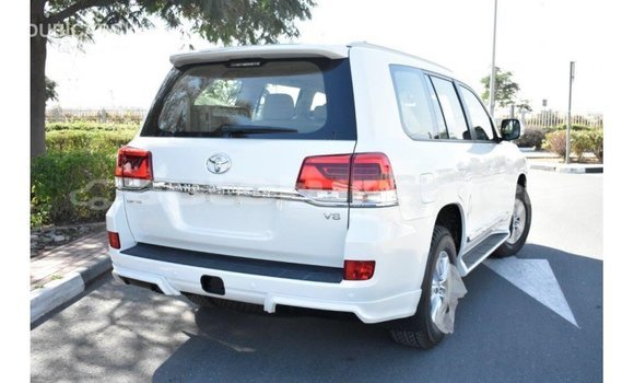 Buy Import Toyota Land Cruiser White Car in Import - Dubai in Ahal Buy Import Toyota Land Cruiser White Car in Import - Dubai in Ahal