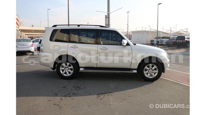 Big with watermark mitsubishi pajero ahal import dubai 1923