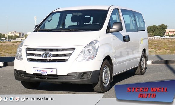 Buy Import Hyundai Chorus White Truck in Import - Dubai in Ahal