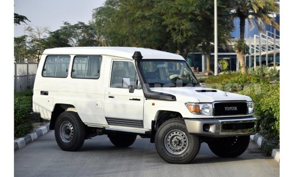 Buy Import Toyota Land Cruiser White Car in Import - Dubai in Ahal Buy Import Toyota Land Cruiser White Car in Import - Dubai in Ahal