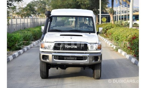 Buy Import Toyota Land Cruiser White Car in Import - Dubai in Ahal Buy Import Toyota Land Cruiser White Car in Import - Dubai in Ahal