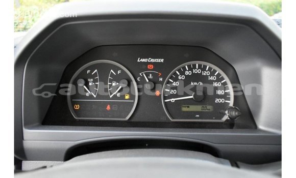 Buy Import Toyota Land Cruiser White Car in Import - Dubai in Ahal Buy Import Toyota Land Cruiser White Car in Import - Dubai in Ahal