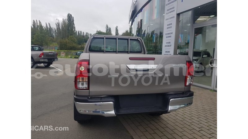 Big with watermark toyota hilux ahal import dubai 1958