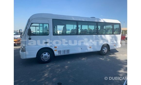 Buy Import Hyundai Chorus White Truck in Import - Dubai in Ahal Buy Import Hyundai Chorus White Truck in Import - Dubai in Ahal