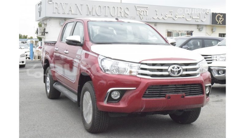 Big with watermark toyota hilux ahal import dubai 2000