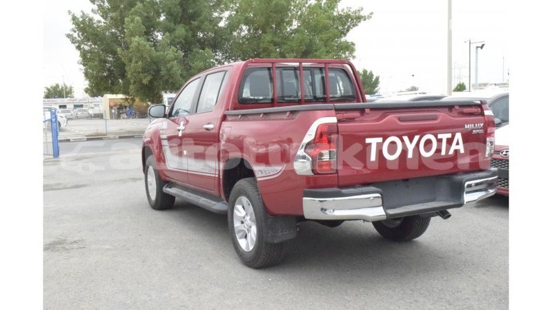 Big with watermark toyota hilux ahal import dubai 2000