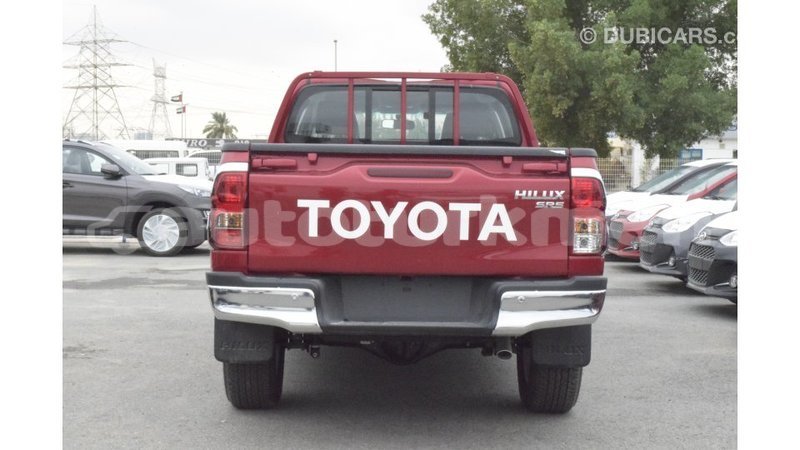 Big with watermark toyota hilux ahal import dubai 2000