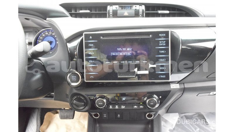 Big with watermark toyota hilux ahal import dubai 2000