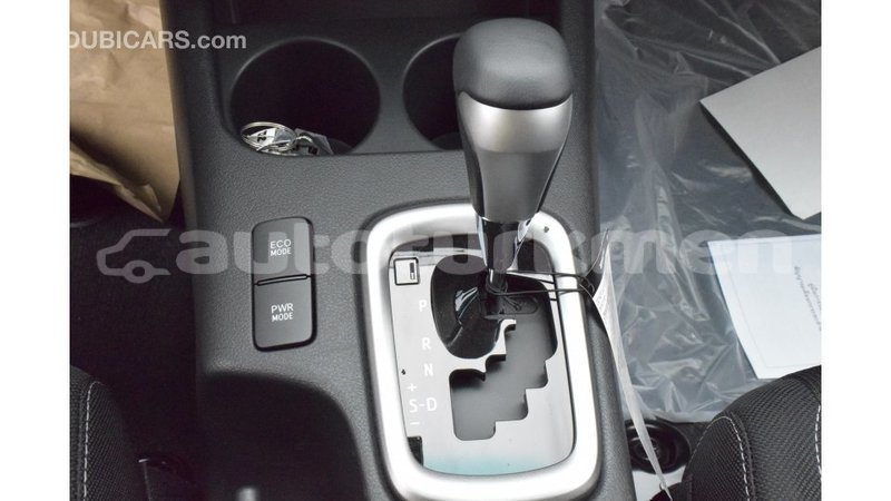 Big with watermark toyota hilux ahal import dubai 2000