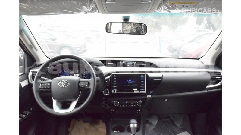 Big with watermark toyota hilux ahal import dubai 2000