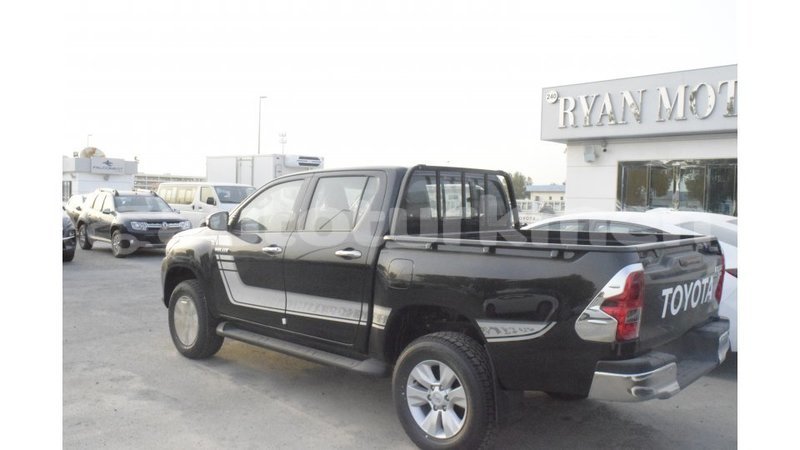 Big with watermark toyota hilux ahal import dubai 2007