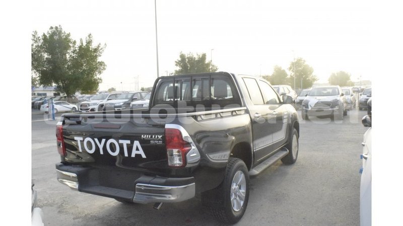 Big with watermark toyota hilux ahal import dubai 2007