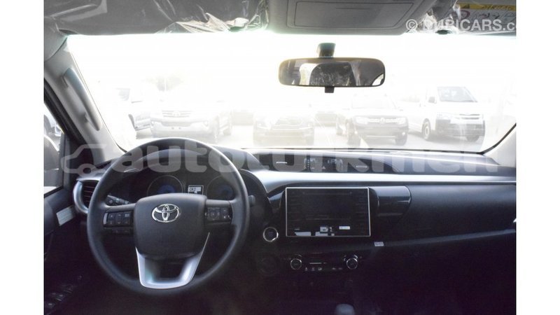 Big with watermark toyota hilux ahal import dubai 2007