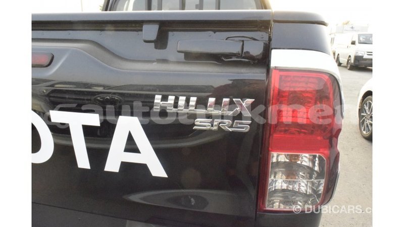 Big with watermark toyota hilux ahal import dubai 2007