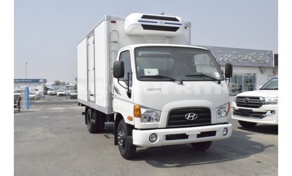 Buy Import Hyundai Chorus White Truck in Import - Dubai in Ahal