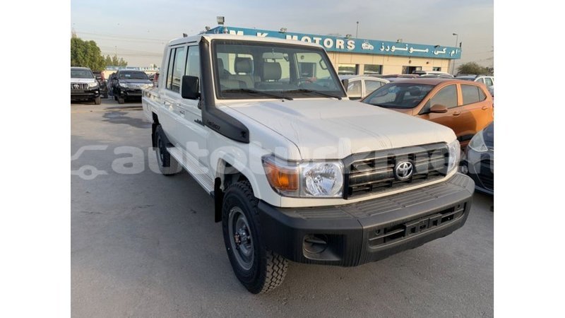 Big with watermark toyota land cruiser ahal import dubai 2042