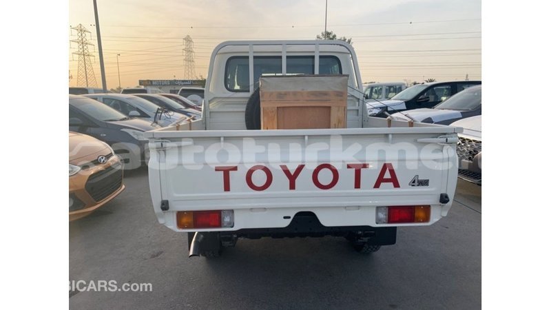 Big with watermark toyota land cruiser ahal import dubai 2042