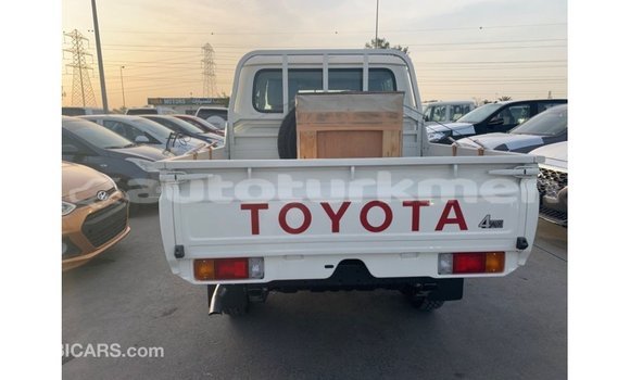 Buy Import Toyota Land Cruiser White Car in Import - Dubai in Ahal Buy Import Toyota Land Cruiser White Car in Import - Dubai in Ahal