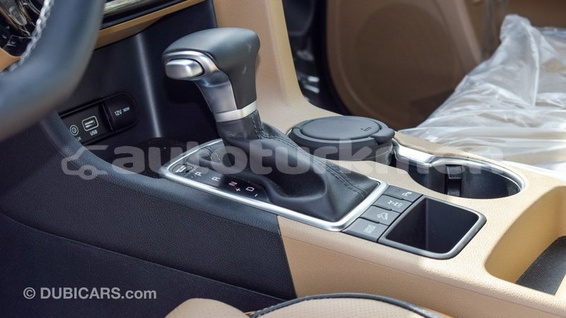 Big with watermark kia sportage ahal import dubai 2052