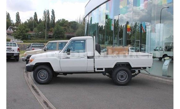 Buy Import Toyota Land Cruiser White Car in Import - Dubai in Ahal Buy Import Toyota Land Cruiser White Car in Import - Dubai in Ahal