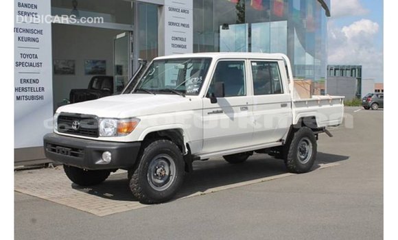Buy Import Toyota Land Cruiser White Car in Import - Dubai in Ahal Buy Import Toyota Land Cruiser White Car in Import - Dubai in Ahal