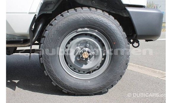 Buy Import Toyota Land Cruiser White Car in Import - Dubai in Ahal Buy Import Toyota Land Cruiser White Car in Import - Dubai in Ahal