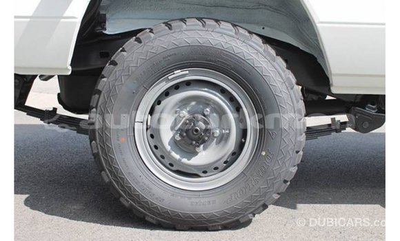 Buy Import Toyota Land Cruiser White Car in Import - Dubai in Ahal Buy Import Toyota Land Cruiser White Car in Import - Dubai in Ahal