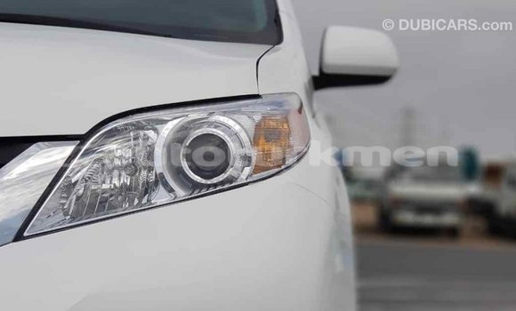 Buy Import Toyota Sienna White Car in Import - Dubai in Ahal Buy Import Toyota Sienna White Car in Import - Dubai in Ahal