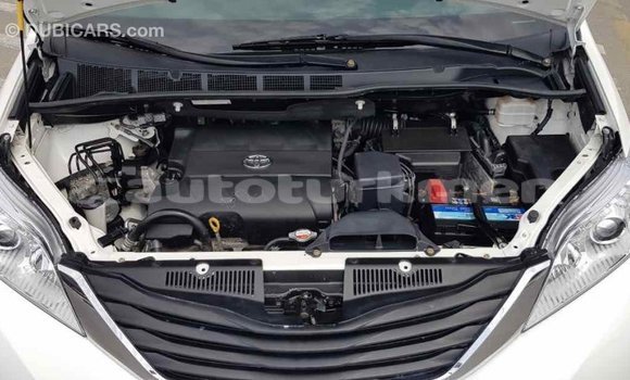Buy Import Toyota Sienna White Car in Import - Dubai in Ahal Buy Import Toyota Sienna White Car in Import - Dubai in Ahal
