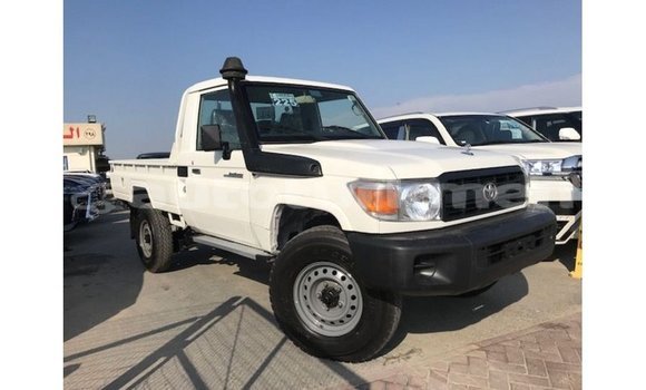 Buy Import Toyota Land Cruiser White Car in Import - Dubai in Ahal Buy Import Toyota Land Cruiser White Car in Import - Dubai in Ahal