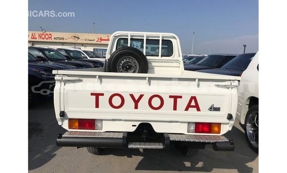 Buy Import Toyota Land Cruiser White Car in Import - Dubai in Ahal Buy Import Toyota Land Cruiser White Car in Import - Dubai in Ahal