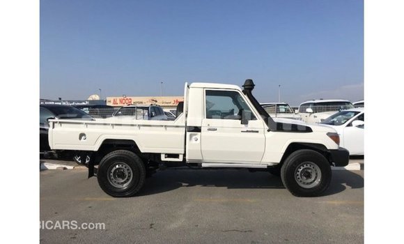 Buy Import Toyota Land Cruiser White Car in Import - Dubai in Ahal Buy Import Toyota Land Cruiser White Car in Import - Dubai in Ahal