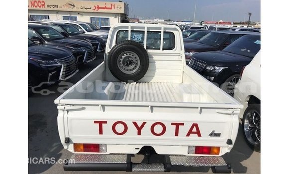 Buy Import Toyota Land Cruiser White Car in Import - Dubai in Ahal Buy Import Toyota Land Cruiser White Car in Import - Dubai in Ahal