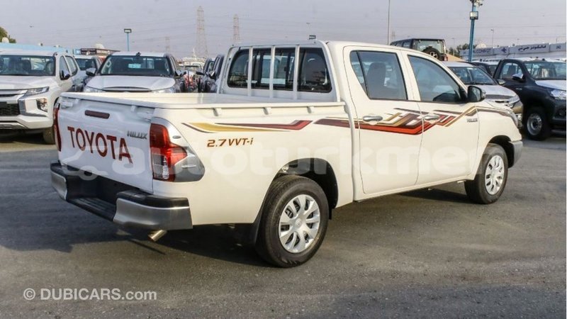 Big with watermark toyota hilux ahal import dubai 2111