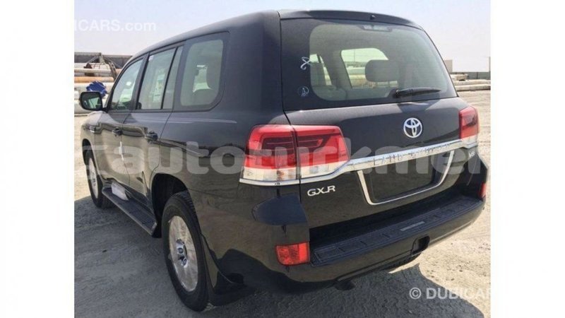 Big with watermark toyota land cruiser ahal import dubai 2152