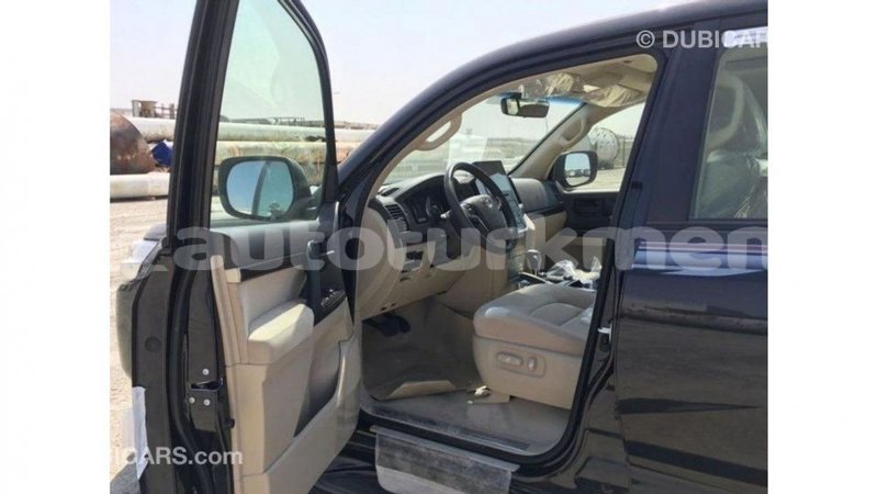 Big with watermark toyota land cruiser ahal import dubai 2152