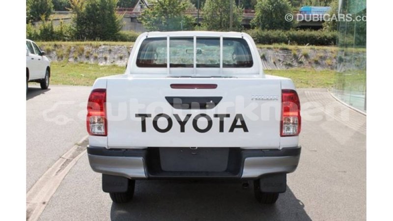 Big with watermark toyota hilux ahal import dubai 2171