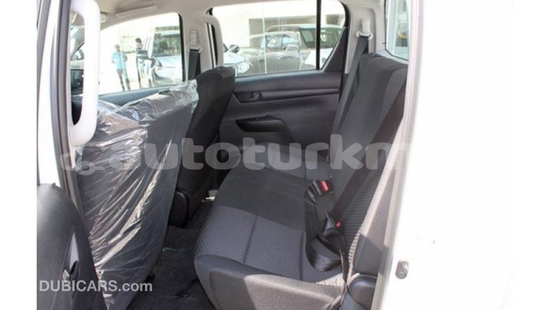 Big with watermark toyota hilux ahal import dubai 2171