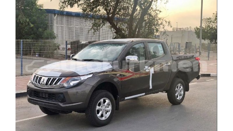 Big with watermark mitsubishi l200 ahal import dubai 2182