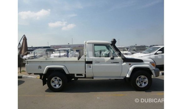Buy Import Toyota Land Cruiser White Car in Import - Dubai in Ahal Buy Import Toyota Land Cruiser White Car in Import - Dubai in Ahal