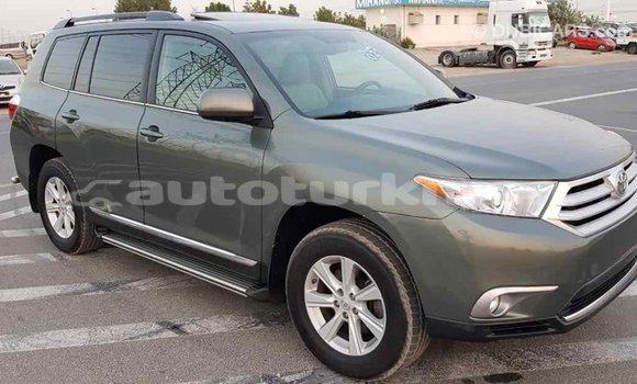 Buy Import Toyota Highlander Green Car in Import - Dubai in Ahal Buy Import Toyota Highlander Green Car in Import - Dubai in Ahal