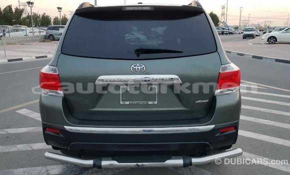 Buy Import Toyota Highlander Green Car in Import - Dubai in Ahal Buy Import Toyota Highlander Green Car in Import - Dubai in Ahal