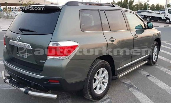 Buy Import Toyota Highlander Green Car in Import - Dubai in Ahal Buy Import Toyota Highlander Green Car in Import - Dubai in Ahal