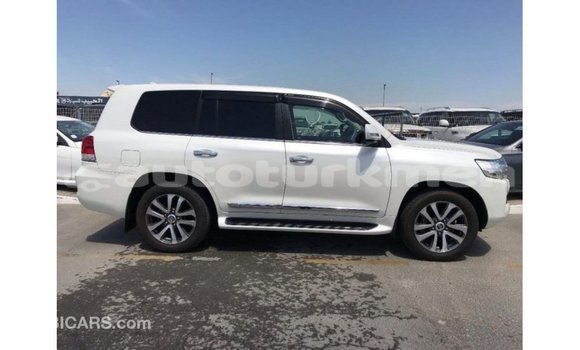 Buy Import Toyota Land Cruiser White Car in Import - Dubai in Ahal Buy Import Toyota Land Cruiser White Car in Import - Dubai in Ahal