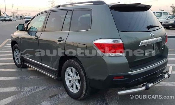 Buy Import Toyota Highlander Green Car in Import - Dubai in Ahal Buy Import Toyota Highlander Green Car in Import - Dubai in Ahal