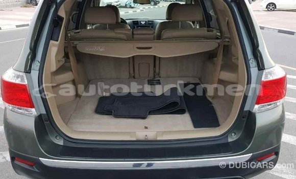 Buy Import Toyota Highlander Green Car in Import - Dubai in Ahal Buy Import Toyota Highlander Green Car in Import - Dubai in Ahal