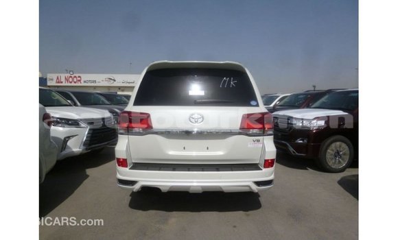 Buy Import Toyota Land Cruiser White Car in Import - Dubai in Ahal Buy Import Toyota Land Cruiser White Car in Import - Dubai in Ahal