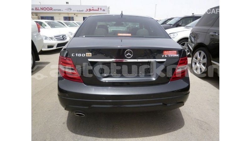Big with watermark mercedes benz 190 ahal import dubai 2241