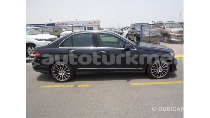 Big with watermark mercedes benz 190 ahal import dubai 2241